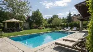 piscine extérieur chez un particulier
